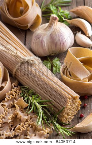 Whole Wheat Italian Pasta With Garlic And Herbs