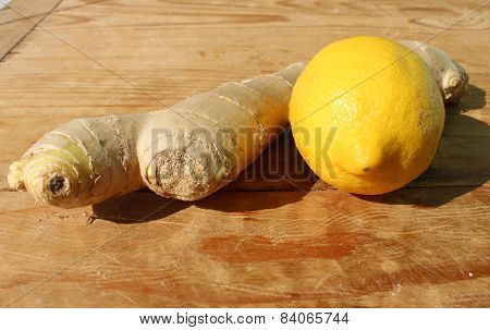 Healthy combination of ginger and lemon.