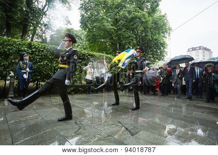Laying Flowers Ceremony To The Tomb Of The Unknown Soldier