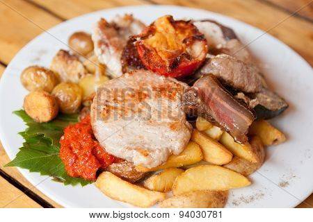 Grilled meat plate