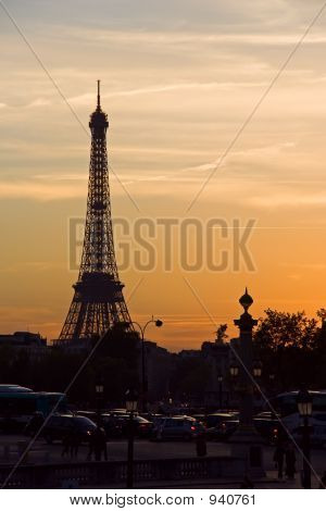 Tramonto sulla Torre Eiffel
