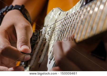 Solo guitar guitar leisure pleasure comfort class practice.
