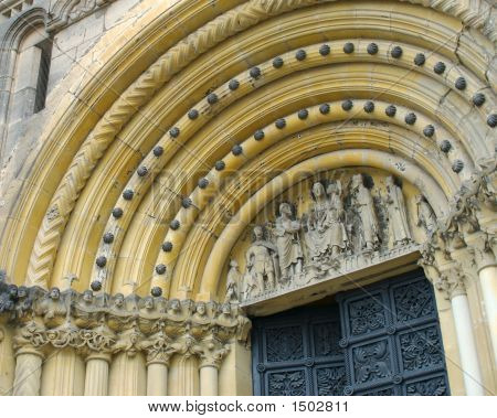 Cesarska Katedra Arch