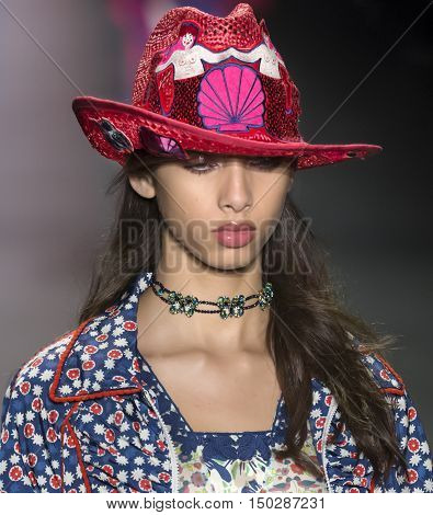 Anna Sui - Spring 2017 Collection