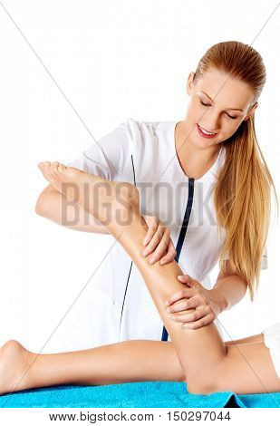 Woman having massage of body in the spa salon. Beauty treatment concept.