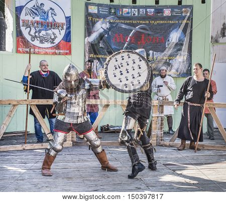 Rostov-on-Don Russia- October 012016: Fight knights in the arena of the park W. Cherevichkin