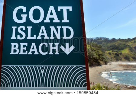 Goat Island beach sign in Goat Island Beach, New Zealand