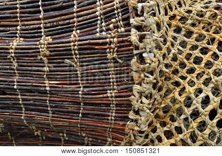Maori Wooden Fishing Net Details