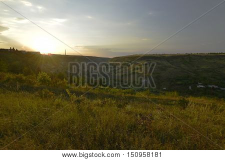 Rubber (MDL Rezina.) - A city in Moldova, Rezina district center. Located on the right bank of the Dniester River, 7 km from the railway station of Ribnitsa. The makeup of the city consists of 3 villages: Boshernitsa, nintendo and Stohnaya