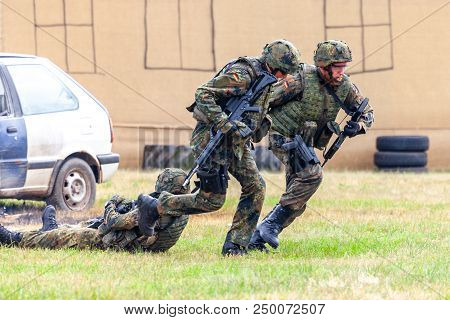 Feldkirchen / Germany - June 9, 2018: German Soldier On An Exercise At Open Day On Day Of The Bundes