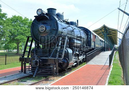 Portsmouth, Va, Usa - May 4, 2012: Norfolk And Western Engine No. 1134 Steam Locomotive In Railroad 