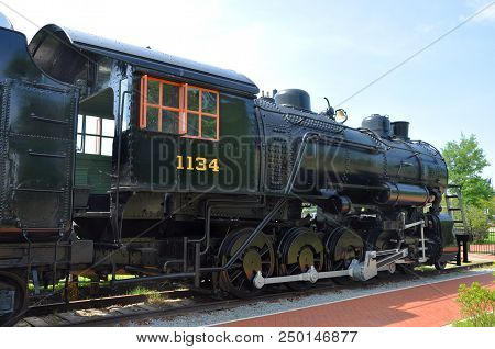 Portsmouth, Va, Usa - May 4, 2012: Norfolk And Western Engine No. 1134 Steam Locomotive In Railroad 