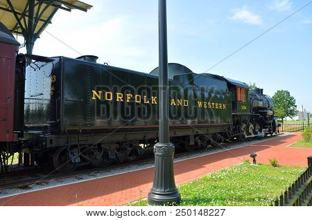 Portsmouth, Va, Usa - May 5, 2012: Norfolk And Western Engine No. 1134 Steam Locomotive In Railroad 