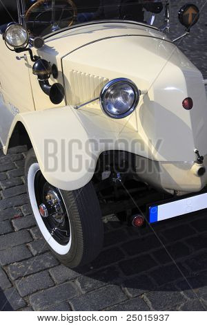 Detalje af en gammel vintage bil, 1910erne model.