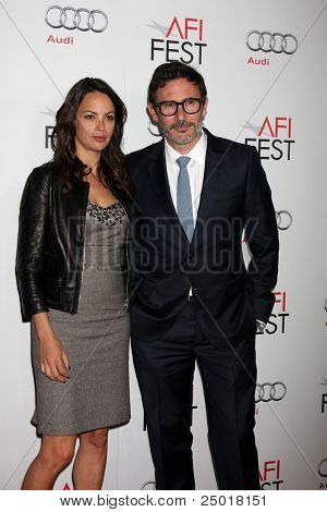 LOS ANGELES - 6 NOV: Benice Bejo, Michel Hazanavicius arriveert op de 
