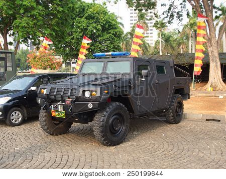 Army And Tank At Tugu Monumen Nasional. Travel In Jakarta, The Capital Of Indonesia. 4Th October, 20
