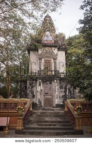 Cambodia Kampong Thom Phnom Santuk Temple