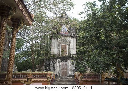 Cambodia Kampong Thom Phnom Santuk Temple