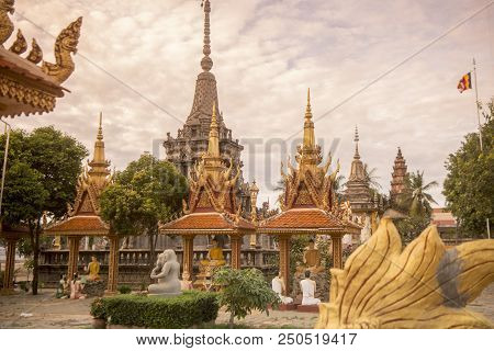 Cambodia Kampong Thom Wat Kampong Temple