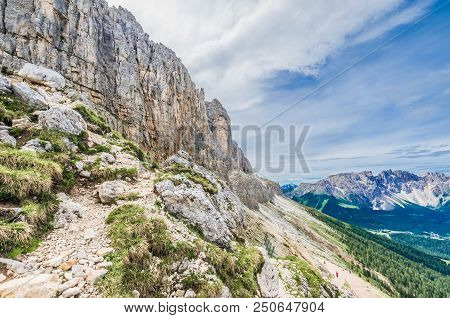 Rosengarten Catinaccio Massif, Dolomites, Italy. Spectacular View In Val Di Fassa, Dolomiti Mountain