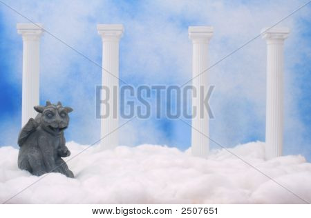 Gargoyle e nuvole