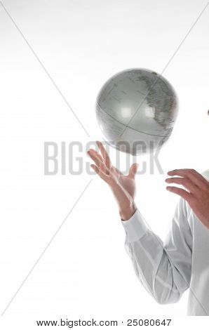 Monde dans vos mains