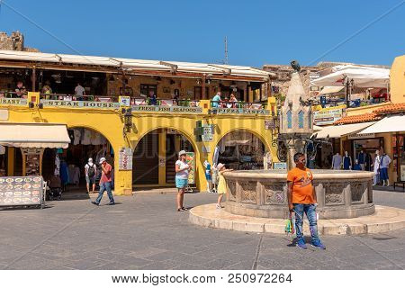 Rhodes, Greece - May 13, 2018: Fountain At Hippocrates Square In Old Town Of Rhodes Greece.