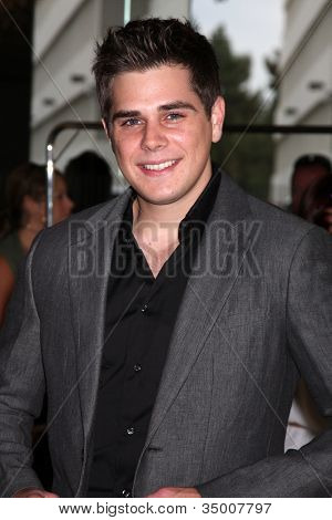 LOS ANGELES - 27 lipca: Jared Abrahamson przybywających na 2011 TCA Summer Press Tour - Hallmark Channe