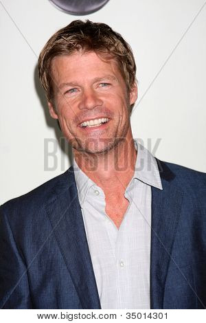 LOS ANGELES - JAN 10: Joel Gretsch przybywa w Disney ABC Television Group TCA Winter 2011 Pre