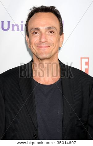 LOS ANGELES - ago 1: Hank Azaria arrivando alla NBC TCA estate 2011 festa al SLS Hotel il 1 agosto
