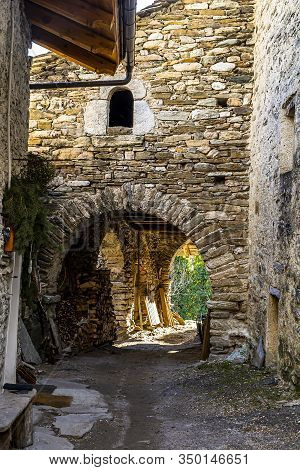 San Peyre Di Stroppo And The Lazaretto Of Caudano: Two Artistic Jewels Of The Maira Valley