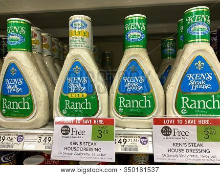 Orlando,fl/usa -2/8/20:the Kens Steackhouse Ranch Salad Dressing Display Of A Publix Grocery Store.
