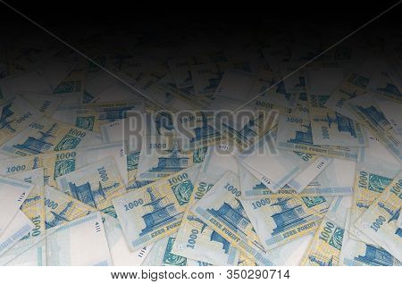 Visegrad Royal Fountain On Hungary 1000 Forint 2006 Banknote Pattern