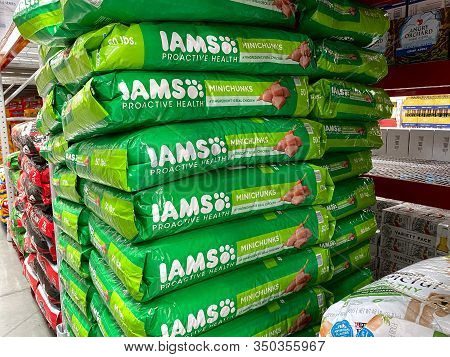 Orlando, Fl/usa-2/11/20:   A Display Of Iams  Dog Food At A Sams Club Store Ready For Pet Owners To 