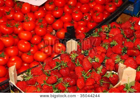 tomates e morangos