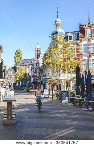 Venlo, Limburg, Netherlands - October 13, 2018: Street With Cafes, Restaurants, And Bars In The Hist