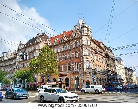 Budapest, Hungary - Sept. 6, 2018: Busy Budapest Junction Of Király Utca And Teretz Krt. Beautiful C