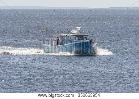 Fairhaven, Massachusetts, Usa - August 9, 2019: Research Vessel Lucky Lady From University Of Massac