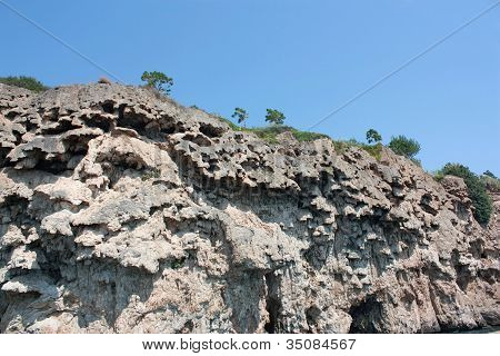Skalisty brzeg