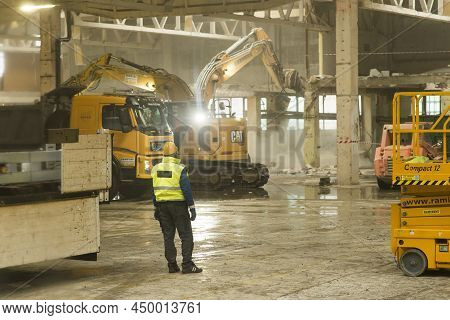 Roznov Czech Rep 4th January 2022 Worker Watching Heavy Machinary And Excavator Doing Construction W