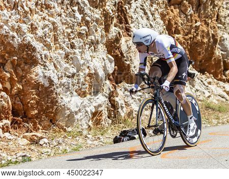 Col Du Serre De Tourre,france - July 15,2016: The German Cyclist Tony Martin Of Trek-segafredo Team 