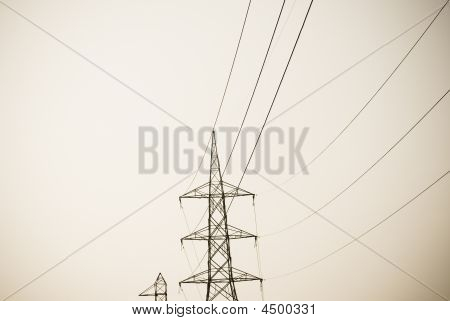 Elektrisk ledning og Pole
