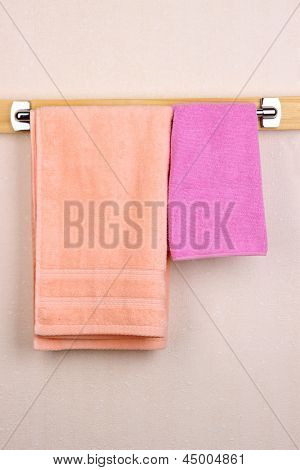 Enine odasında banyo Havlu