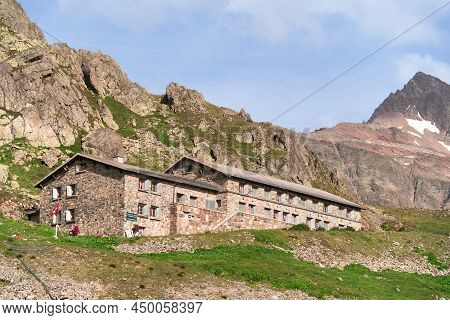 Sustenpass, Switzerland - August 13, 2021: The Lodge At The Susten Pass (2224 M High) That Connects 