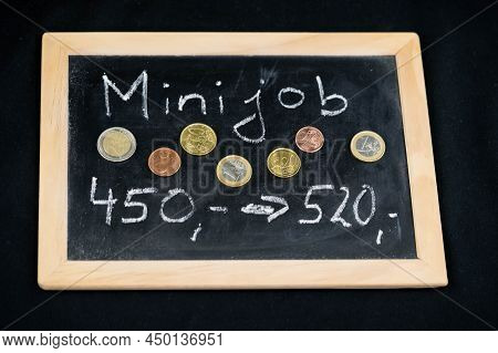 Minijob From July 2022, The Tax-free Gross Wage For Part-time Employees Will Increase From 450.00 Eu