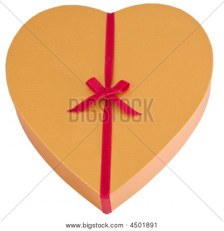 Caixa de Chocolate dourada com fita isolada em forma de coração