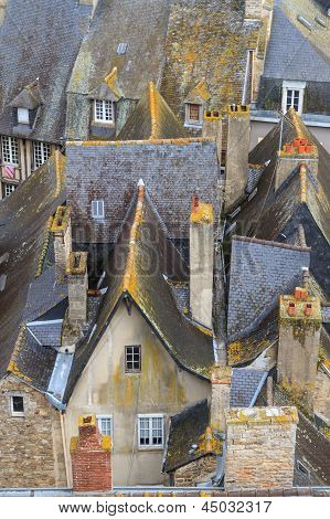Dächer der Altstadt von Dinan, Bretagne, Frankreich