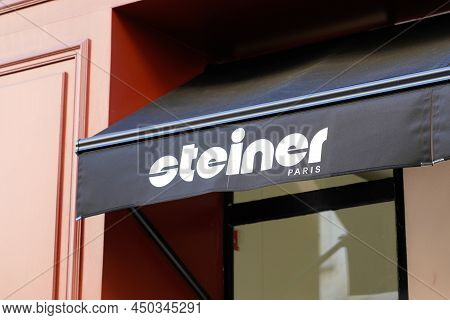 Bordeaux , Aquitaine  France - 02 28 2022 : Steiner Paris Sign Text Shop Logo Brand French Store Int