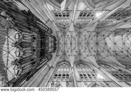 York.yorkshire.united Kingdom.february 14th 2022.view Of The Ceiling In The Quire Of York Minster Ca
