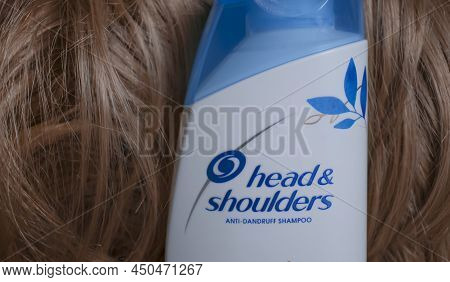 March 06, 2022 Ukraine, The City Of Kyiv Head And Shoulders Shampoo, Against The Background Of Hair